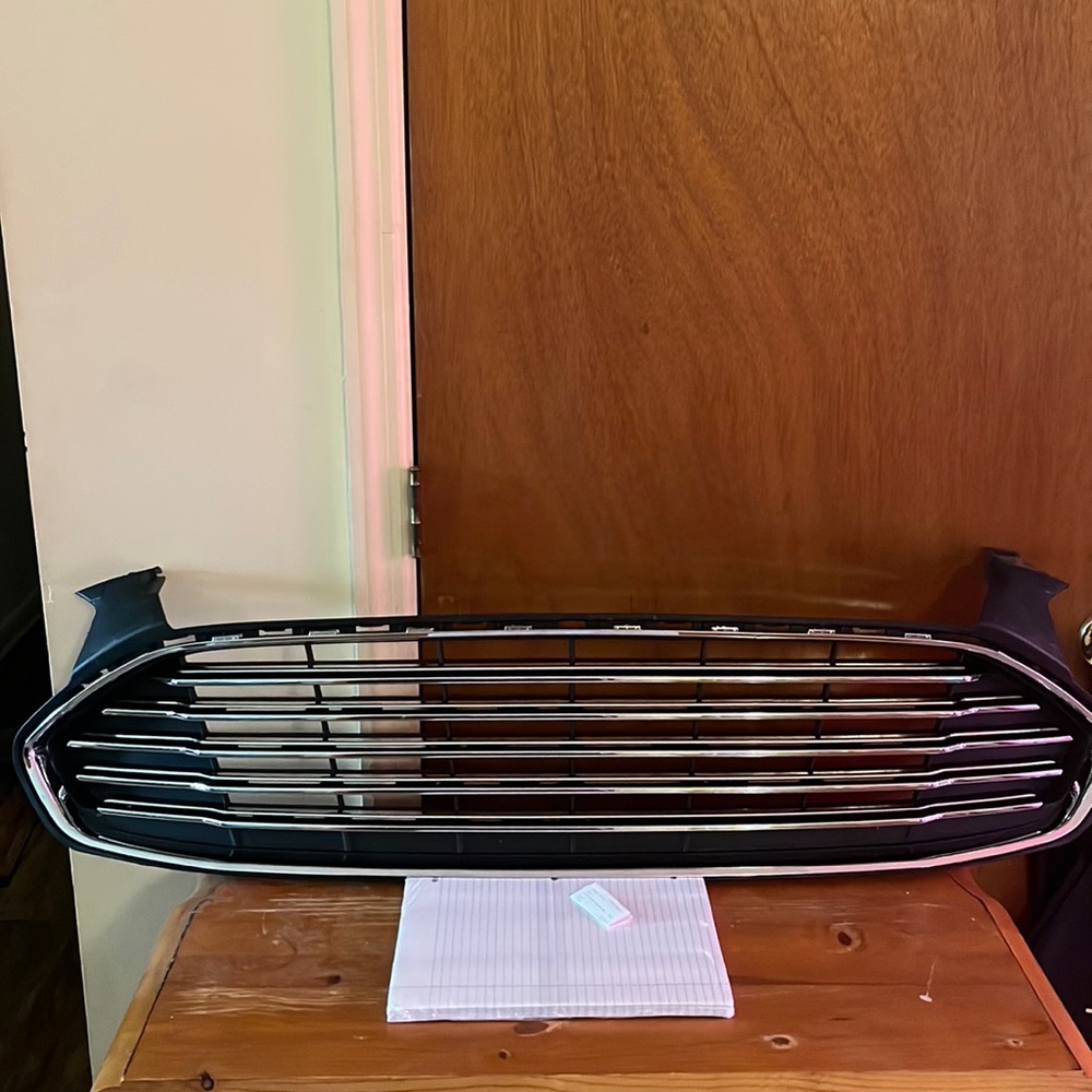 Ford fusion 2014 se grill